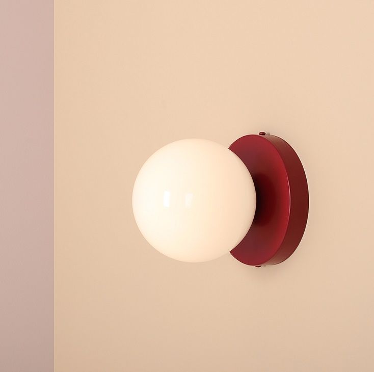 Czerwony kinkiet Ball II S - red wine, idealny do salonu