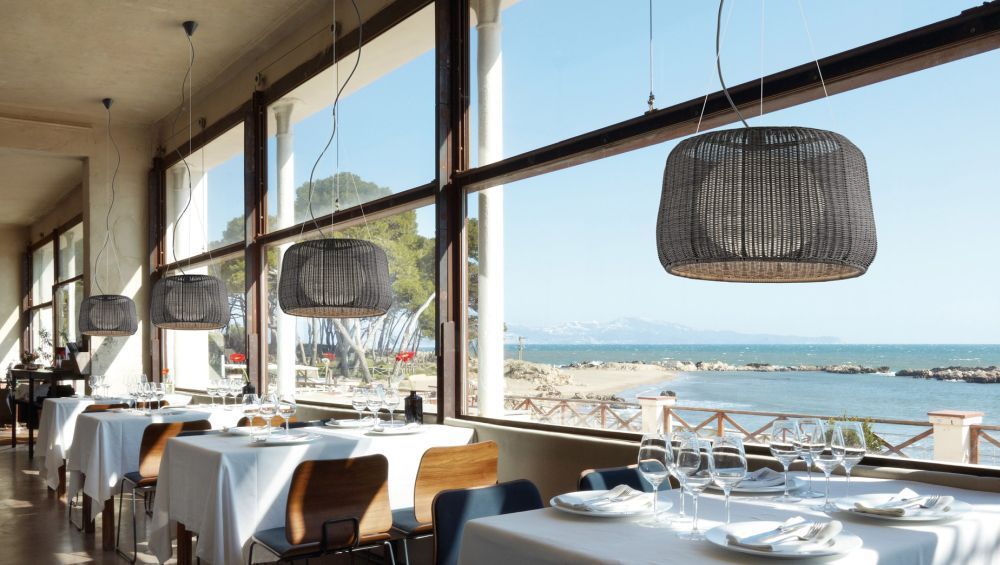 Brązowa lampa wisząca Fora S z oświetleniem LED i klasą szczelności IP66