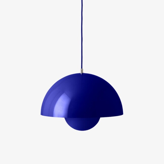 Wisząca lampa Flowerpot VP7 w kolorze kobaltowym o średnicy 37 cm
