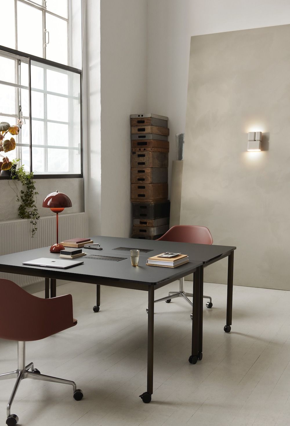 Przenośna lampa stołowa Flowerpot VP9 w kolorze Vermillion Red