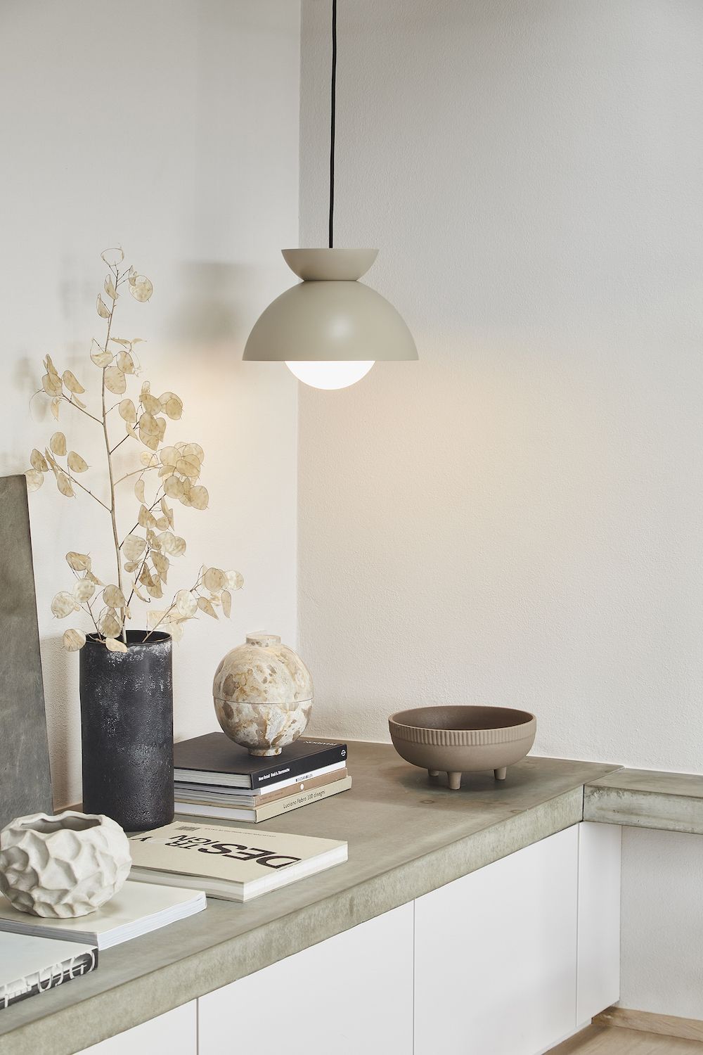 Szarobeżowa, nowoczesna lampa wisząca Butterfly