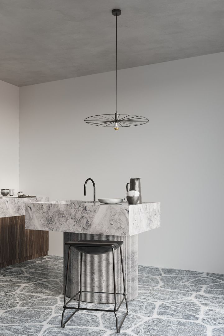 Duży, wiszący żyrandol Sirkel L w kształcie czarnego dysku