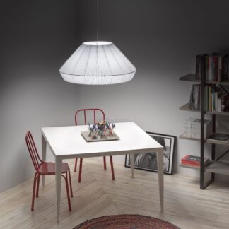 Wisząca lampa Mei 125 w białym kolorze z plisowanym kloszem