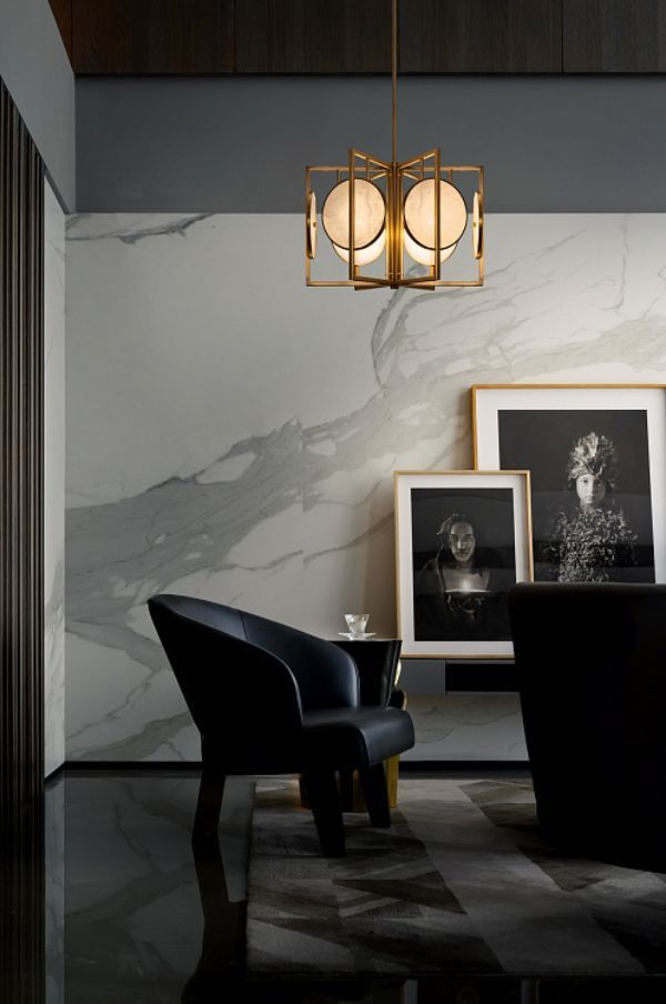 Złota wisząca lampa Marmo w dużym rozmiarze