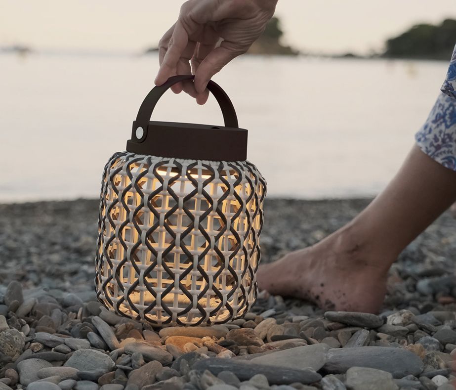 Brązowa przenośna lampa stołowa Nans M/21/R o klasie ochrony IP20