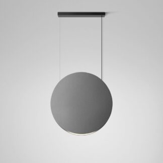 Wisząca lampa Noren S/100 w jasnoszarym kolorze oświetlająca przestrzeń zarówno od góry, jak i od dołu