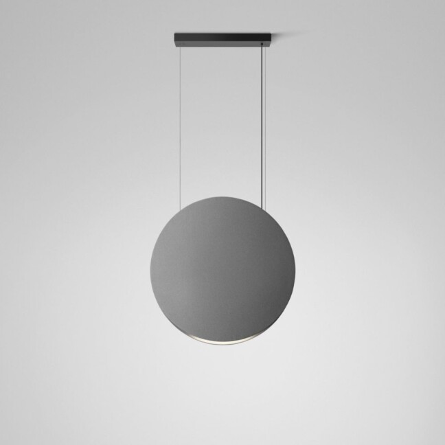 Jasnoszara wisząca lampa Noren S/85 emitująca światło w górę i w dół