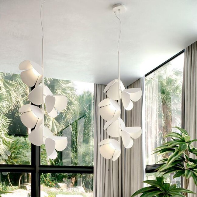 Wisząca lampa Mod S/73/6L w białym kolorze z oświetleniem LED