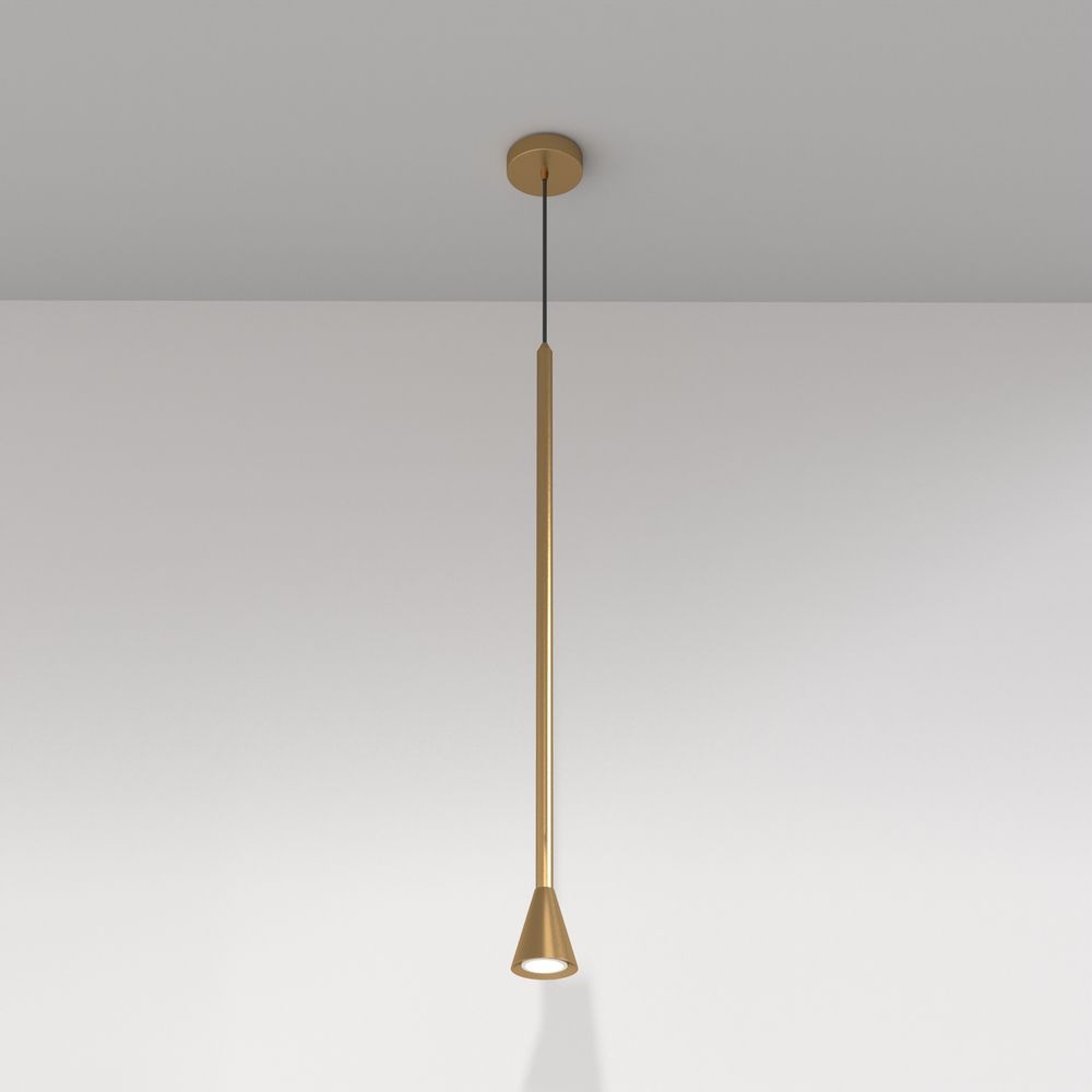 Wisząca lampa Arrow w kształcie złotego stożka