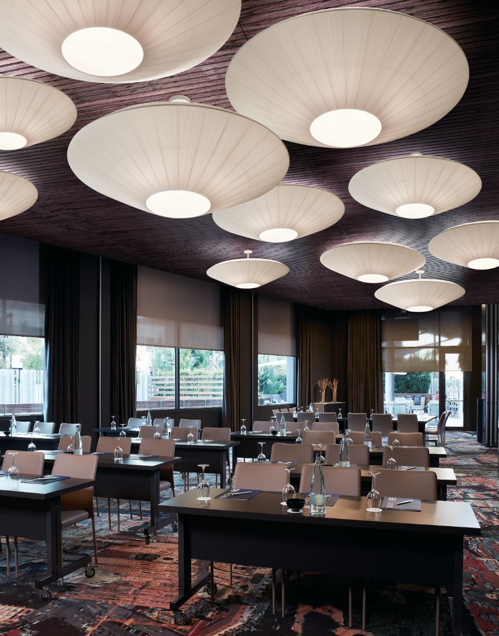 Kremowa, duża lampa sufitowa Siam 200