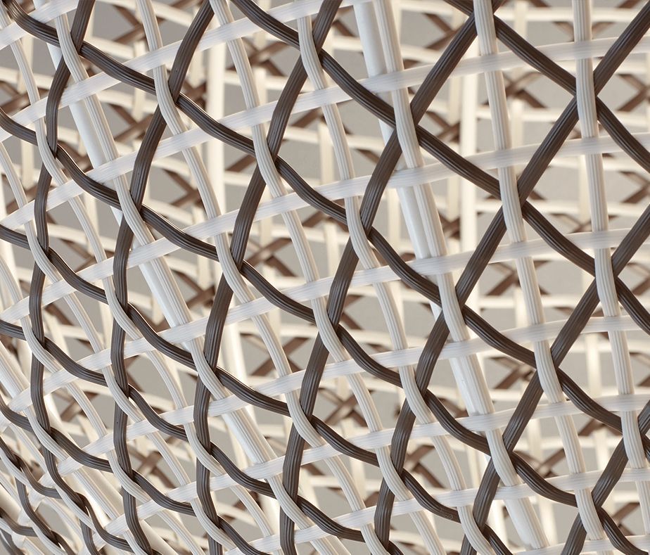 Beżowa wisząca lampa Nans S/3L z ażurowymi kloszami