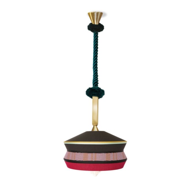 Wisząca lampa Calypso So Antigua Outdoor w czarnym kolorze, odporna na warunki zewnętrzne dzięki klasie szczelności IP65