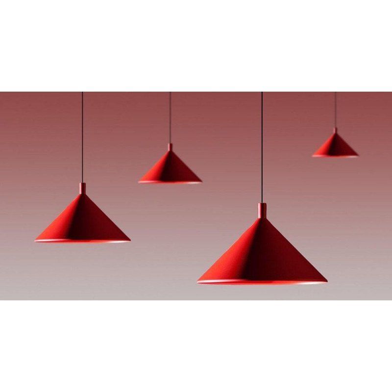 Czerwona lampa wisząca Cono o średnicy 30 cm