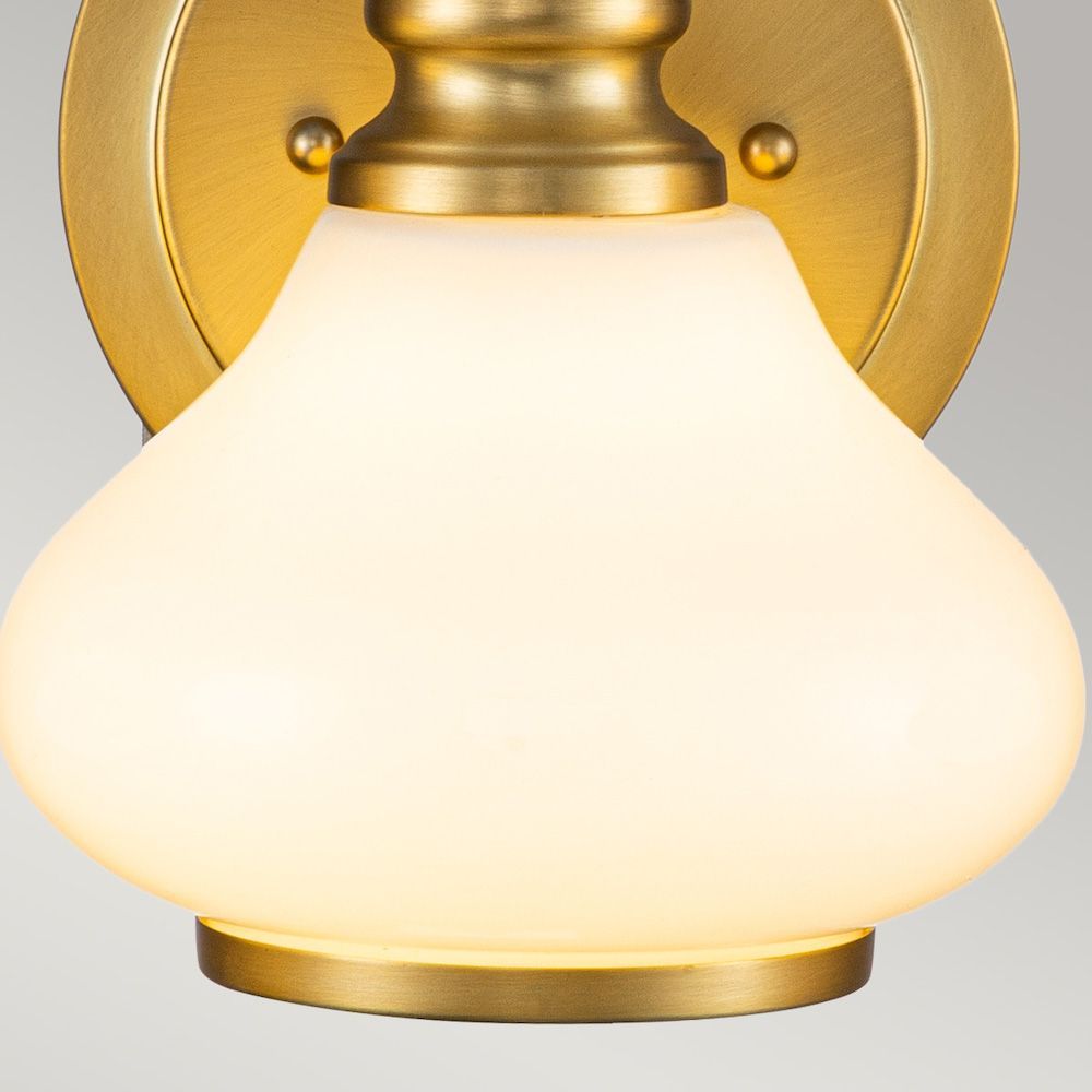 Kinkiet Ainsley w kolorze szczotkowanego mosiądzu