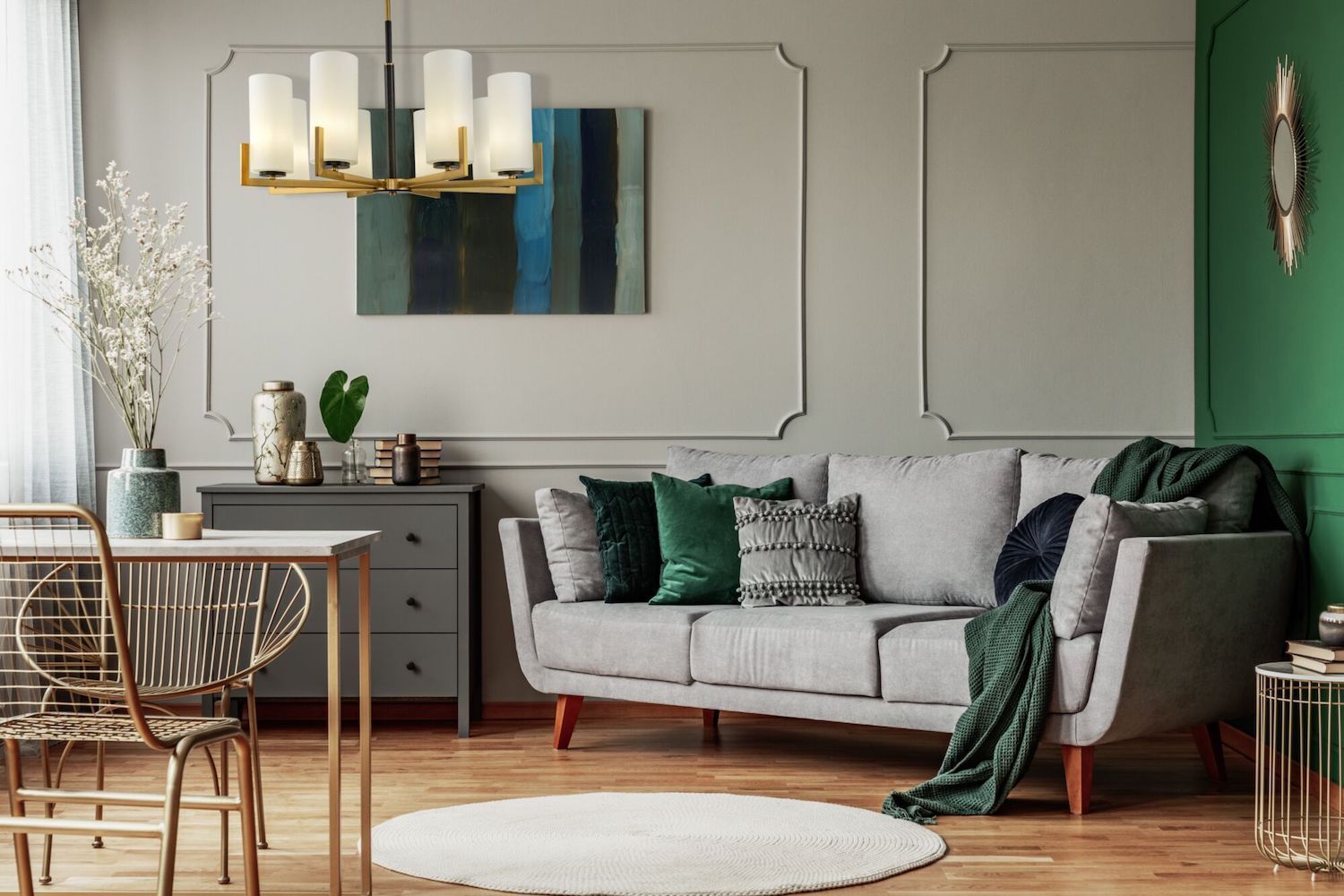 Okazały żyrandol Fortano od Maytoni w stylu Art Deco, idealny do salonu i jadalni