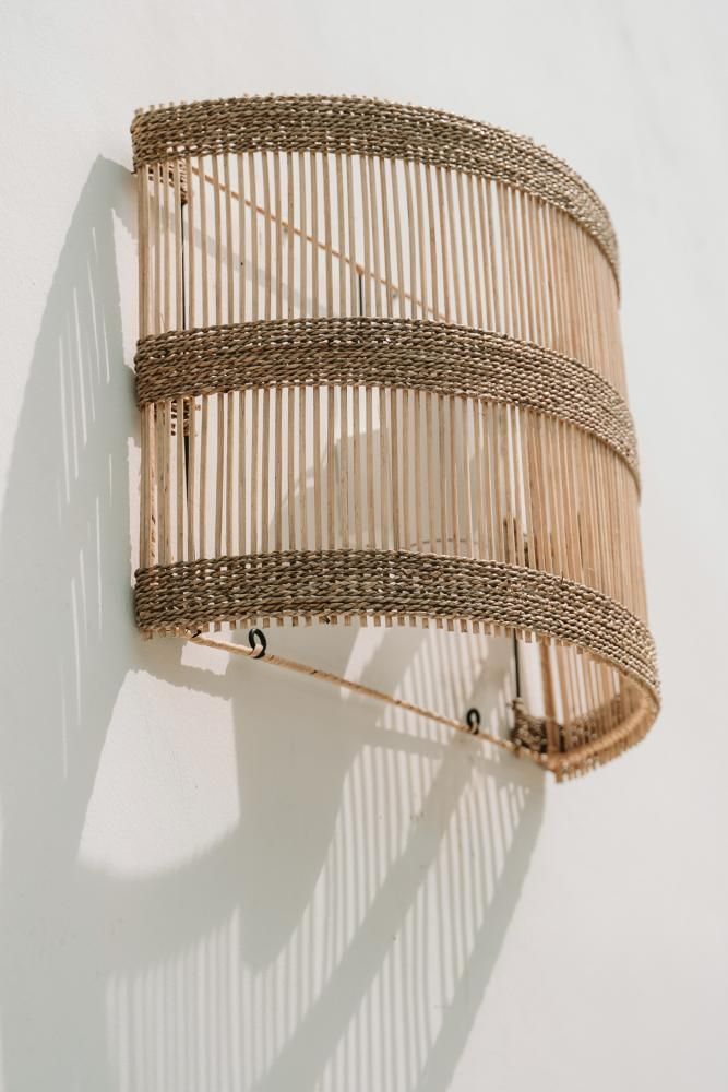 Rattanowy abażur Doedoe – idealny do kinkietu w stylu boho