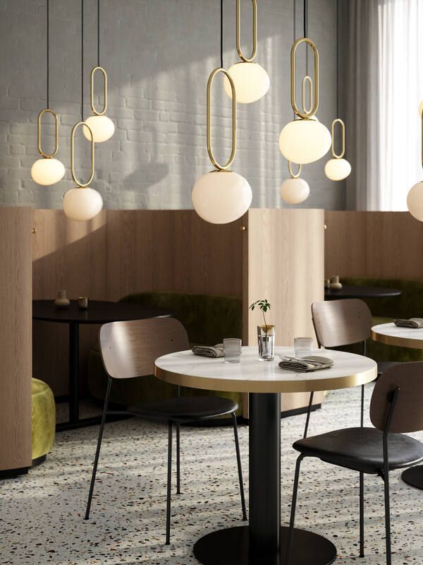 Asymetryczna lampa wisząca Shapes 27 od DFTP z białym kloszem