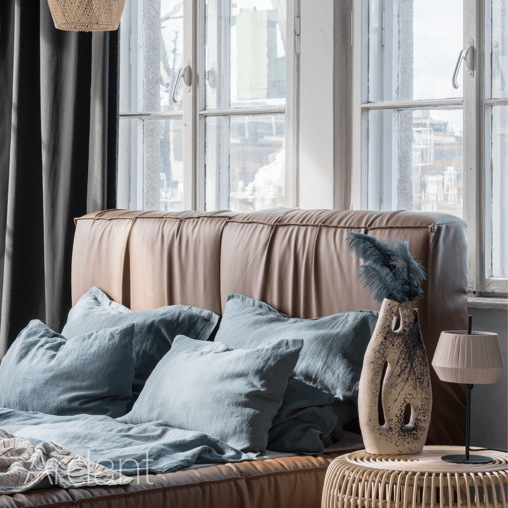 Beżowa lampa stołowa Dicte od Nordlux z tkaninowym abażurem