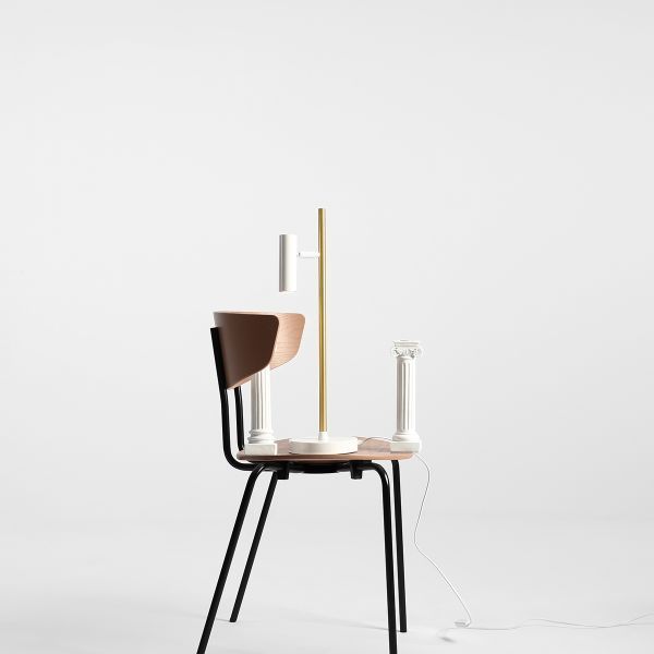 lumigo biala lampa biurkowa trevo ze zlota podstawa 3