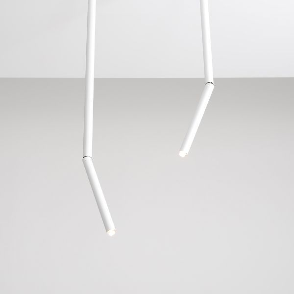 Biała, regulowana lampa wisząca Stick o podłużnym kształcie