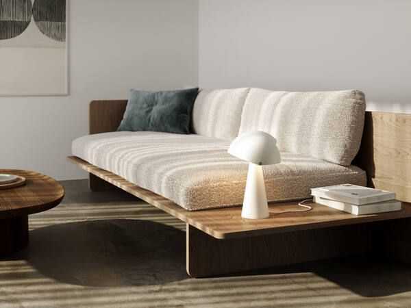 Biała stołowa lampa Align od DFTP z regulowanym kloszem