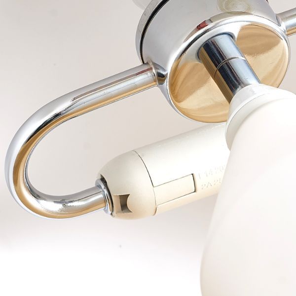 Biała stołowa lampa Belfugo z dwoma włącznikami