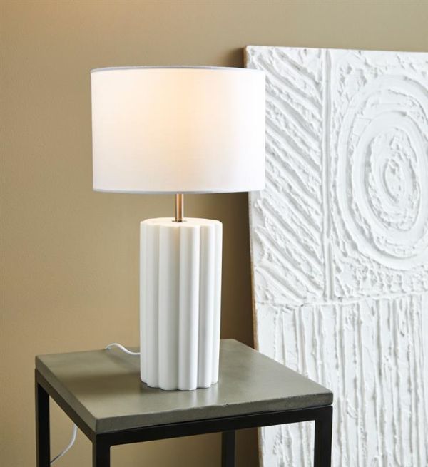 Biała stołowa lampa Column z ceramiczną podstawą