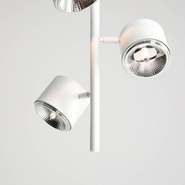 Biała wisząca lampa Bot z trzema regulowanymi kloszami