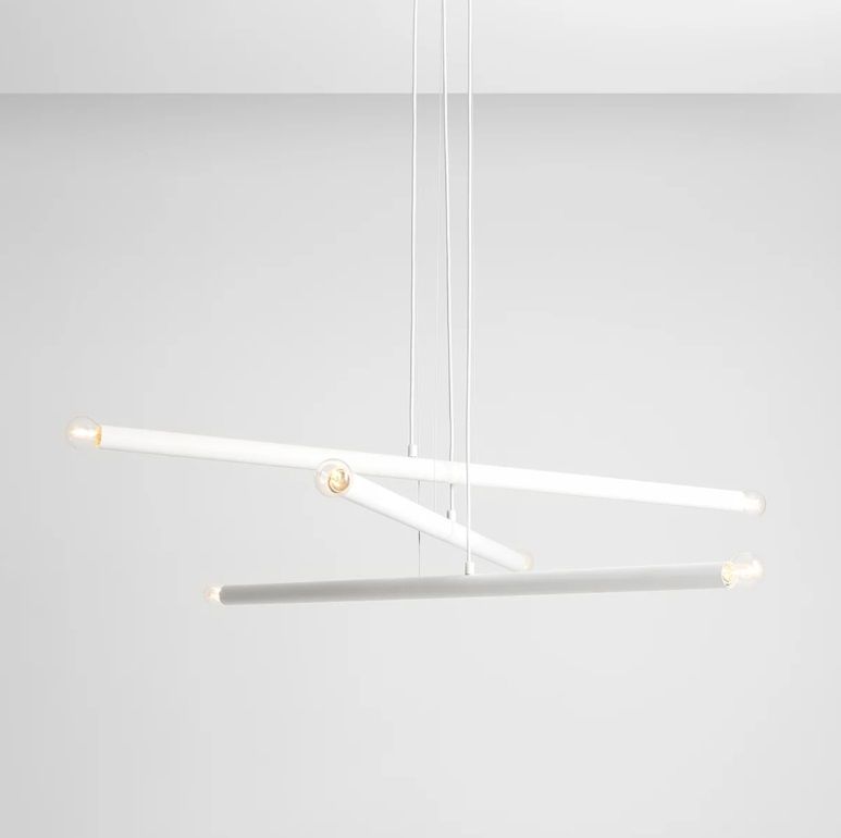 Biała, wisząca lampa Tubo 6 o minimalistycznym designie