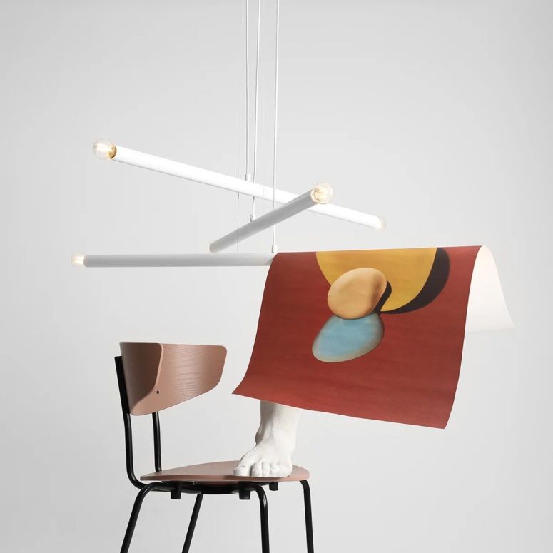 Biała, wisząca lampa Tubo 6 o minimalistycznym designie