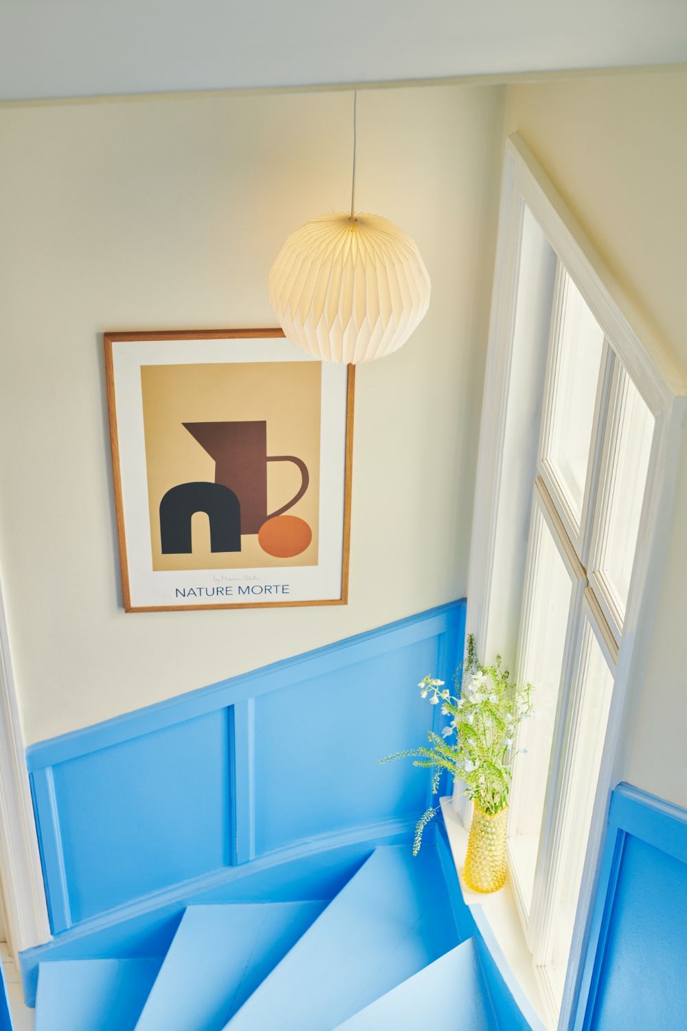 Biały abażur Belloy 30 wykonany z papieru