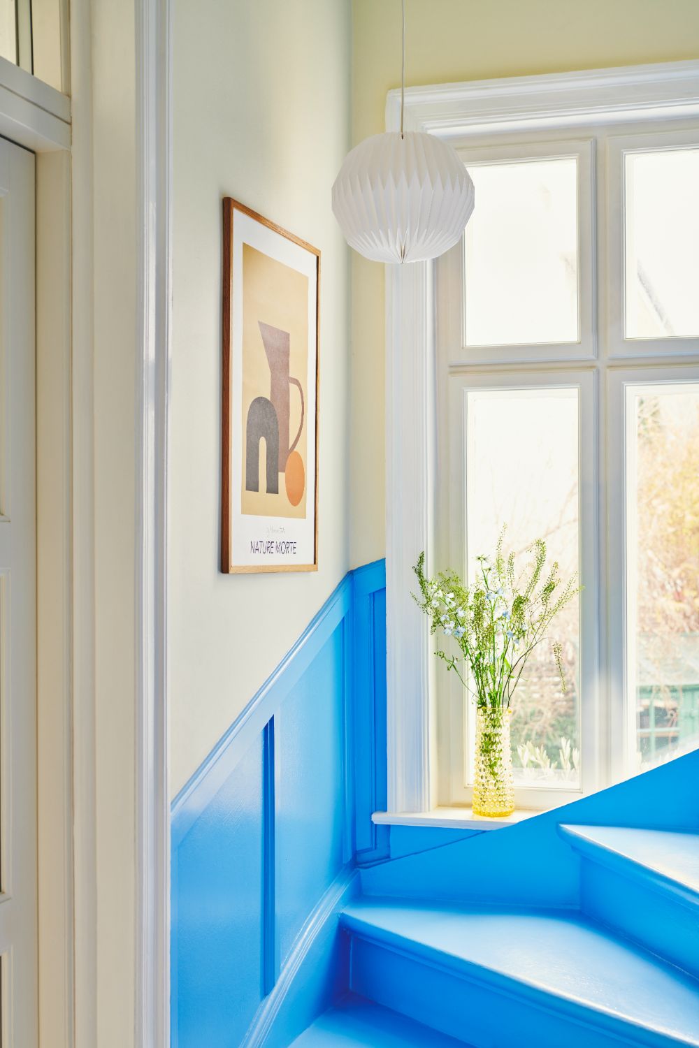 Biały abażur Belloy 30 wykonany z papieru