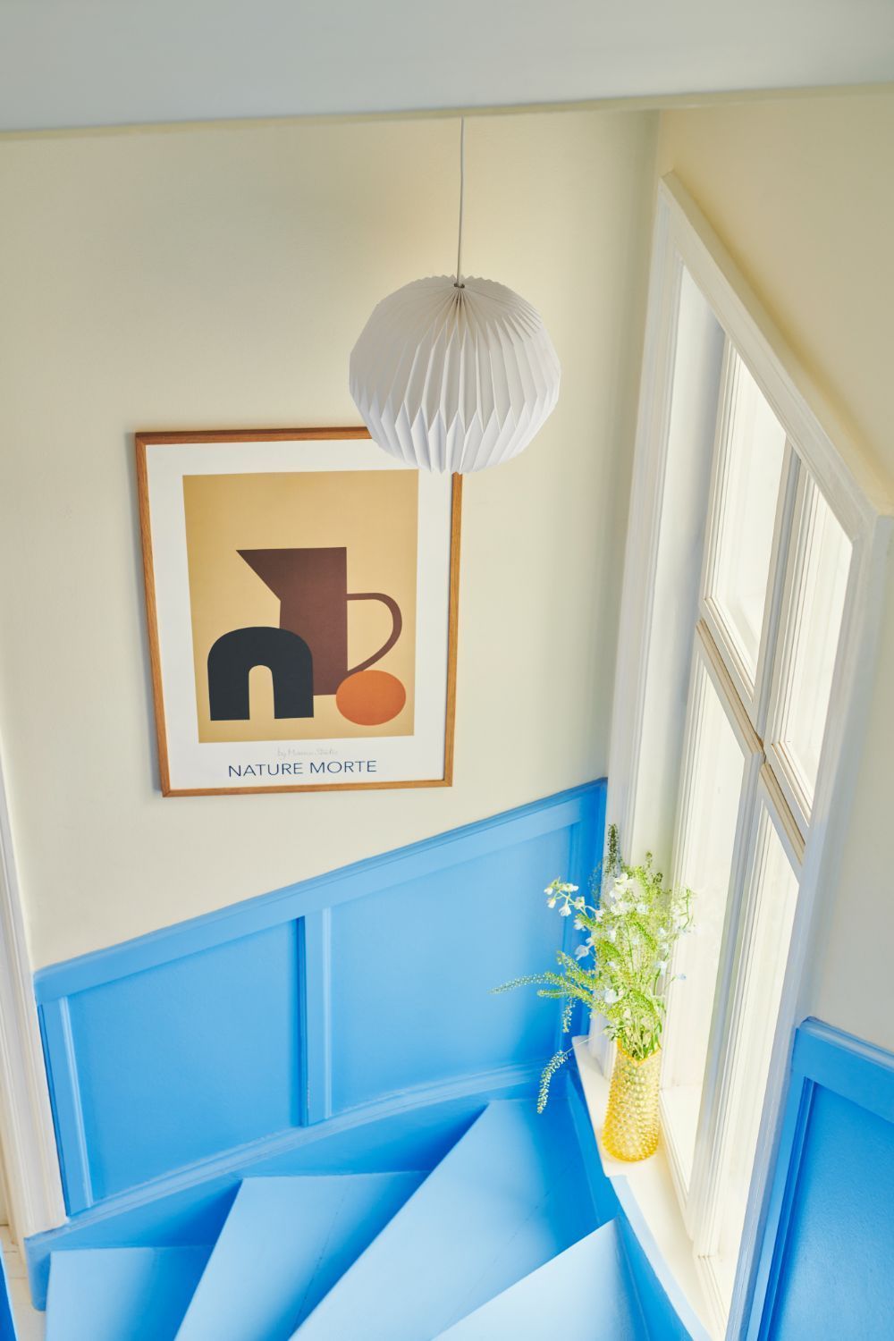 Biały abażur Belloy 30 wykonany z papieru