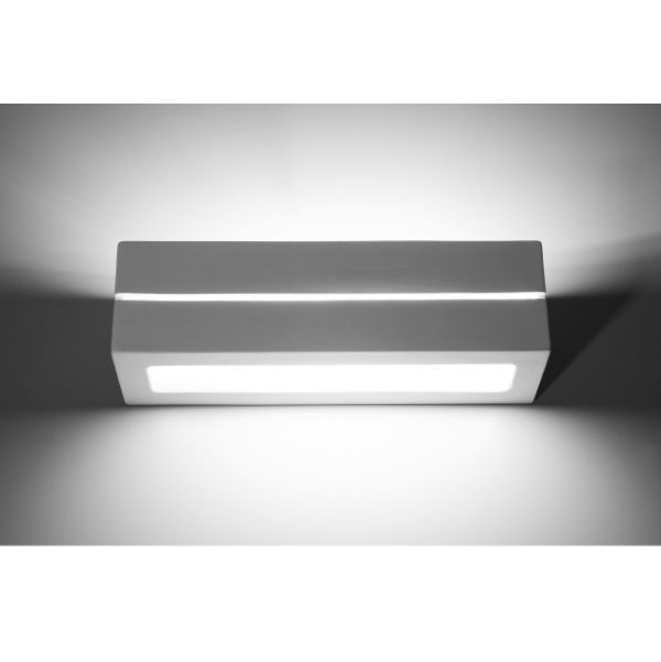 Biały ceramiczny kinkiet Vega Line o podłużnym kształcie