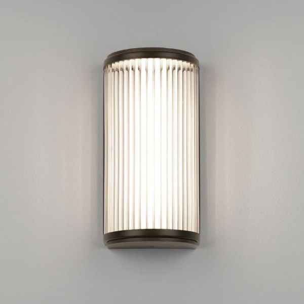 Brązowy, ściemnialny kinkiet Versailles 250 o klasie szczelności IP44