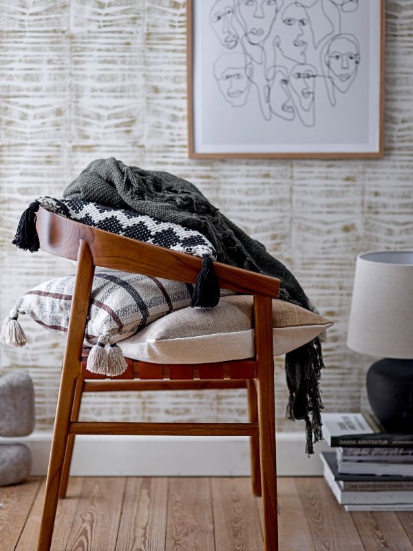 Czarna lampa stołowa Matheo