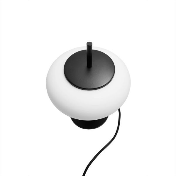 Czarna lampa stołowa Torni St z owalnym kloszem wykonanym ze szkła