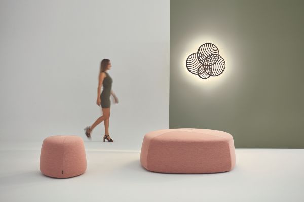 Czarna lampa sufitowa Collage z ażurowymi kloszami i wbudowanym oświetleniem LED