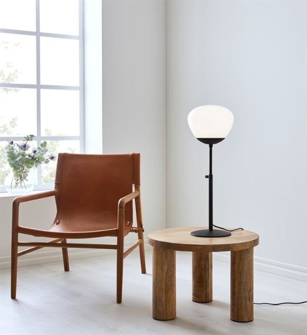 Czarna stołowa lampa Rise z kloszem ze szkła