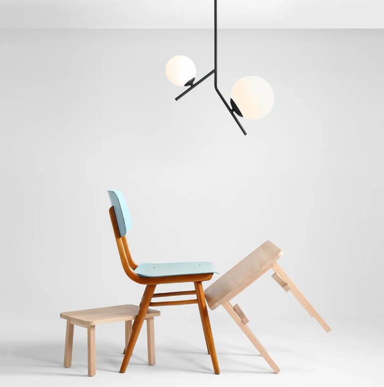 Czarna sufitowa lampa Gallia 2 z mlecznymi kloszami