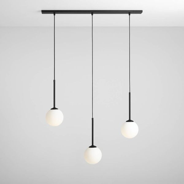 Czarna wisząca lampa Bosso z trzema szklanymi kloszami