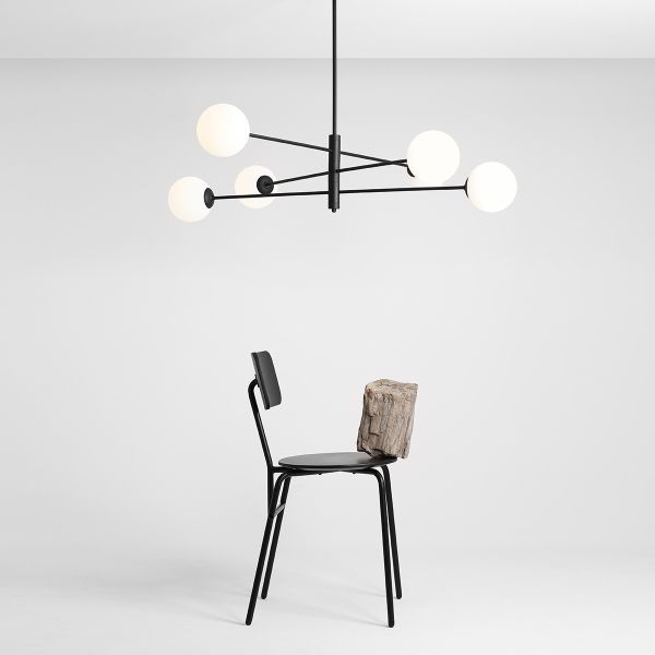 Czarna wisząca lampa Homme z sześcioma szklanymi kloszami