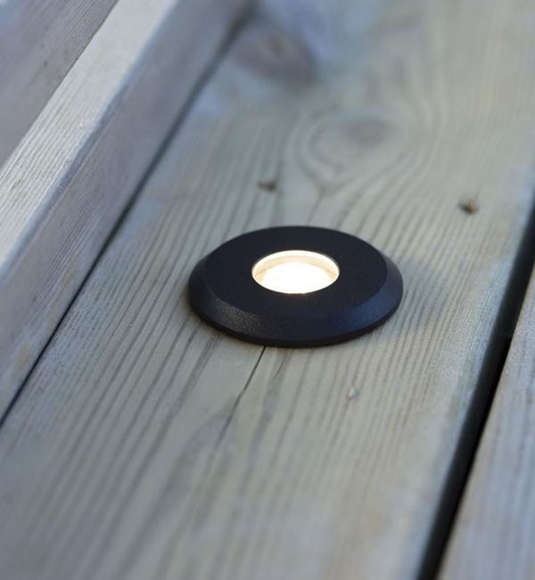 Czarne oczko Garden 24 - 6mm do montażu w podłożu, odporne na warunki atmosferyczne (IP44)