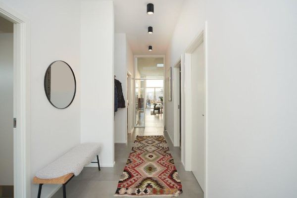 Czarno-srebrna lampa sufitowa Fallon Long z oświetleniem LED