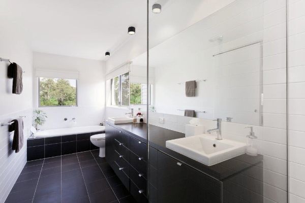 Czarno-srebrna lampa sufitowa LED Fallon do kuchni