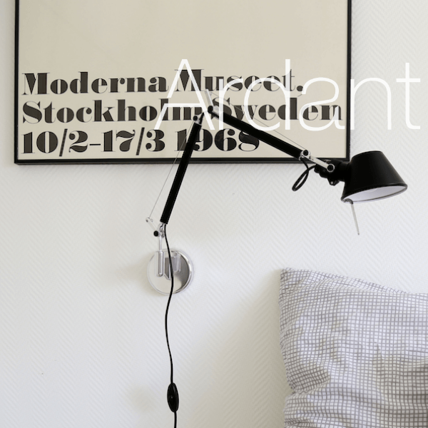 Czarny kinkiet Tolomeo Micro Parete na wysięgniku