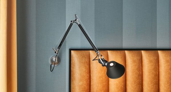 Czarny kinkiet Tolomeo Micro Parete na wysięgniku