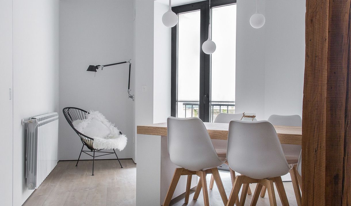 Czarny kinkiet Tolomeo Mini Parete z wysięgnikiem