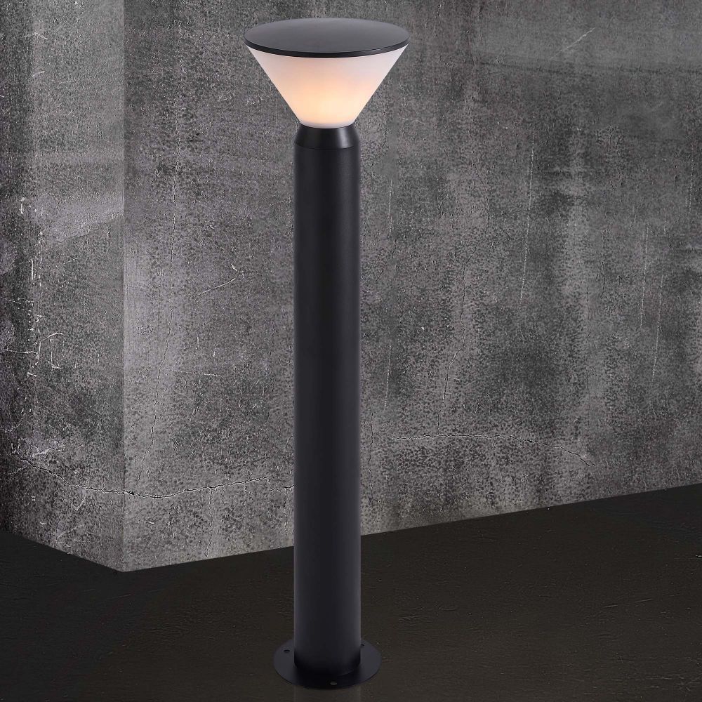 Czarny ogrodowy słupek Noorstad o klasie szczelności IP44