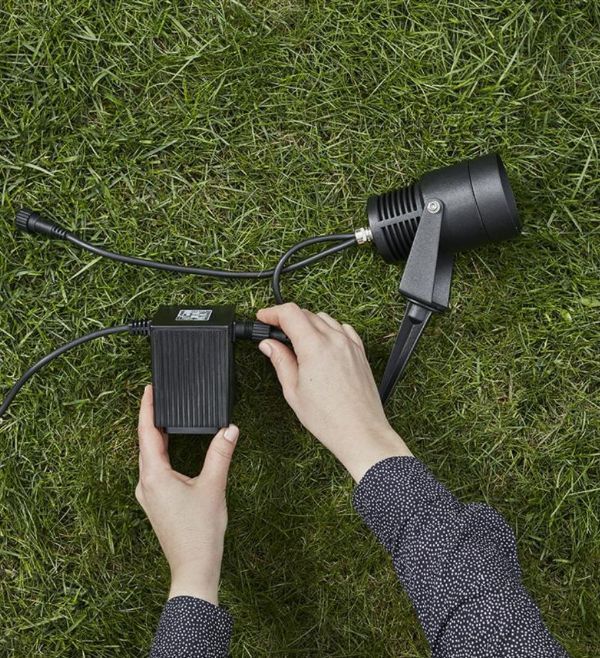 Czarny reflektor ogrodowy Garden 24, 6W LED, IP44